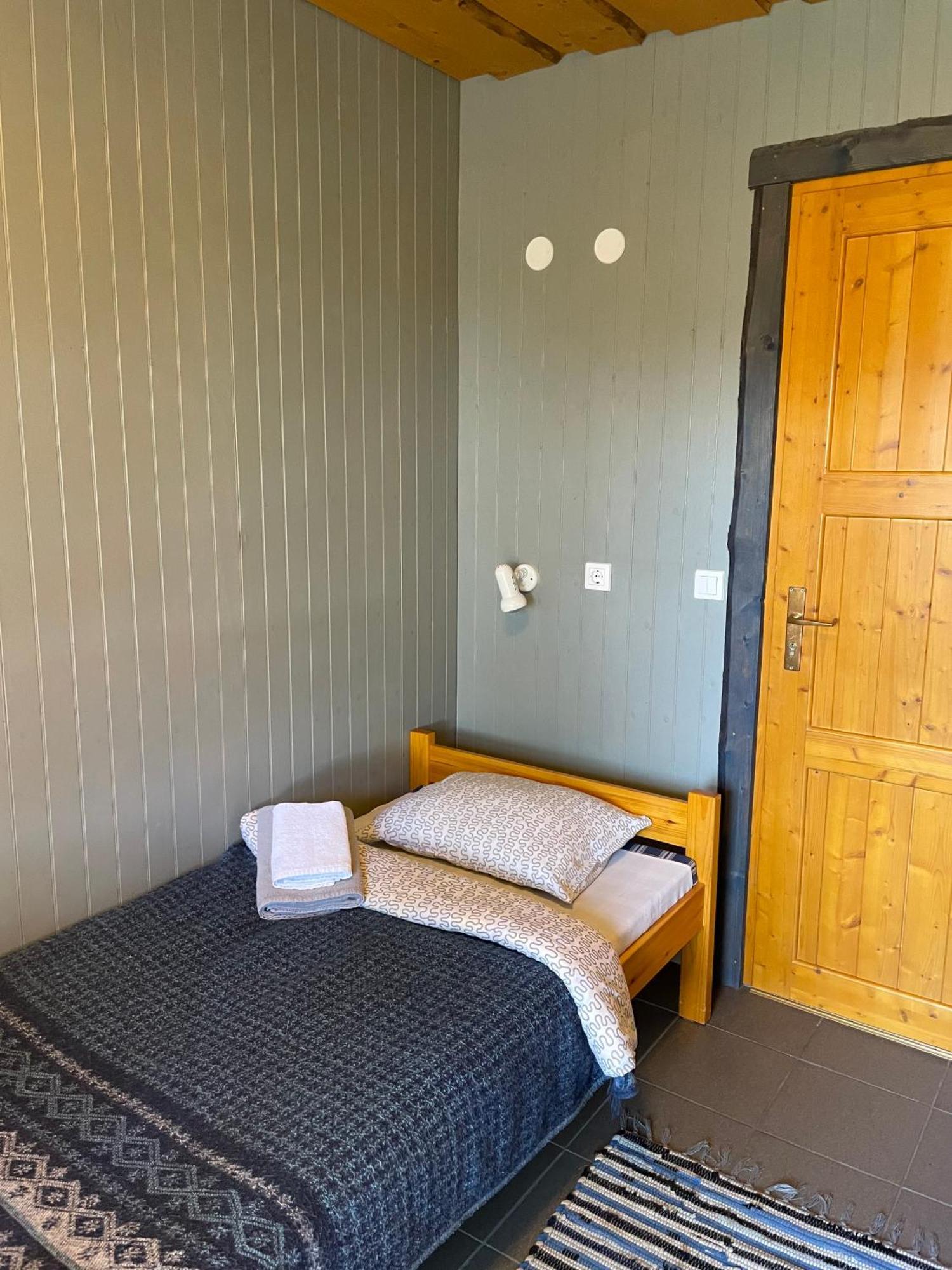 Hostel Kalameeste Maja Mustvee Exteriör bild